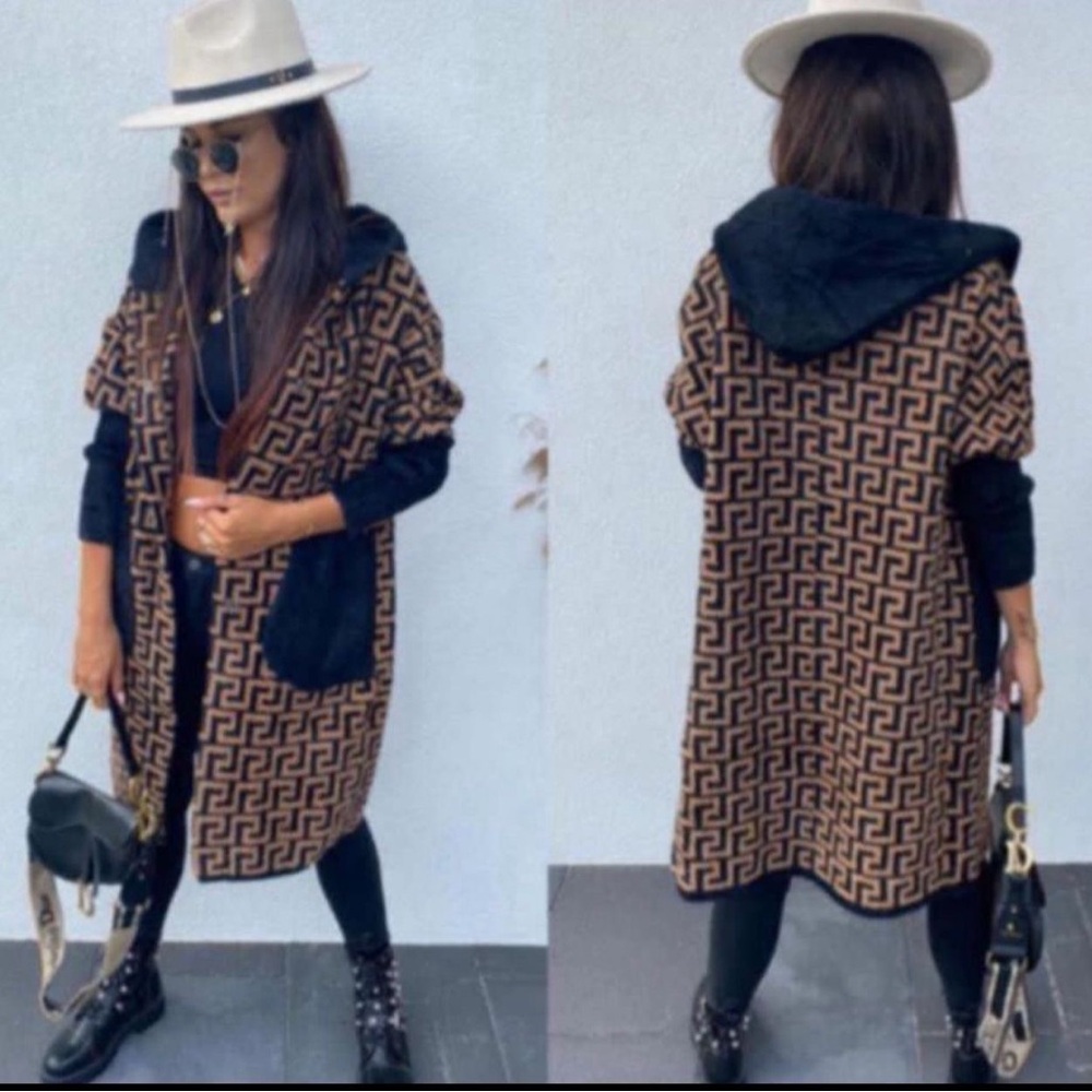 Stylish Brown and Black Hooded Cardigan
Price 120$